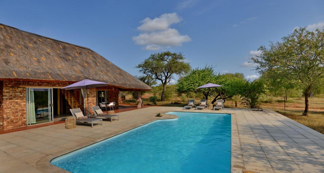 Tshukudu Game Lodge Hoedspruit Buitenkant foto